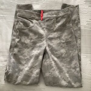 SPANX Women's Leggings - Camo Army style